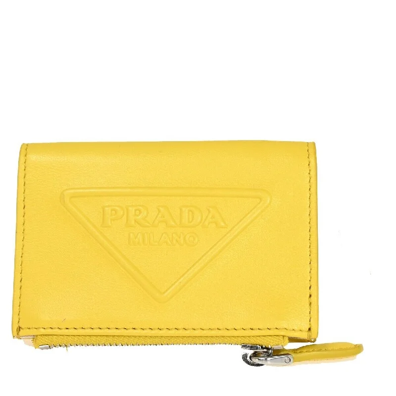 Wallets for extreme adventures-Prada  Leather Wallet  (Pre-Owned)